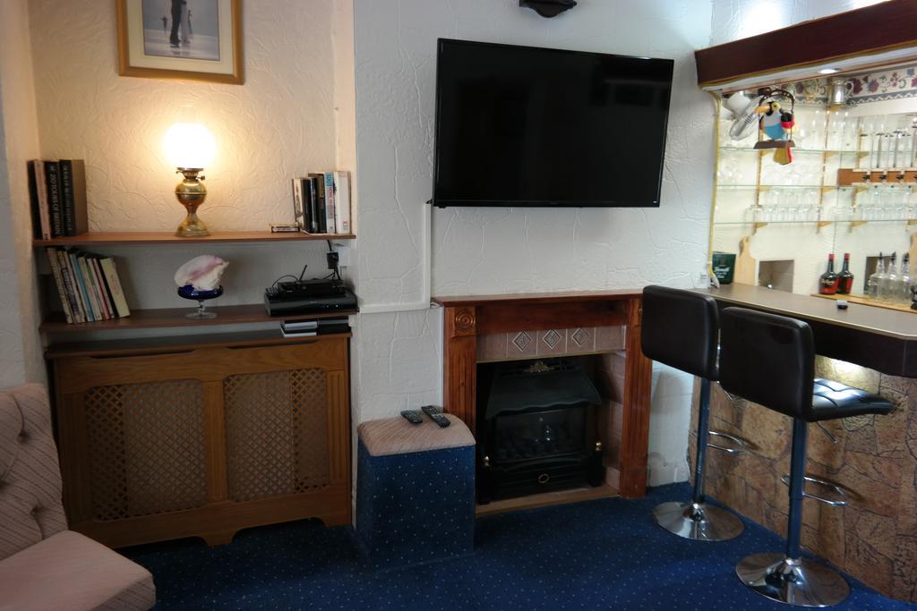 Olivers Strickley Over 35 Years Only Guest house