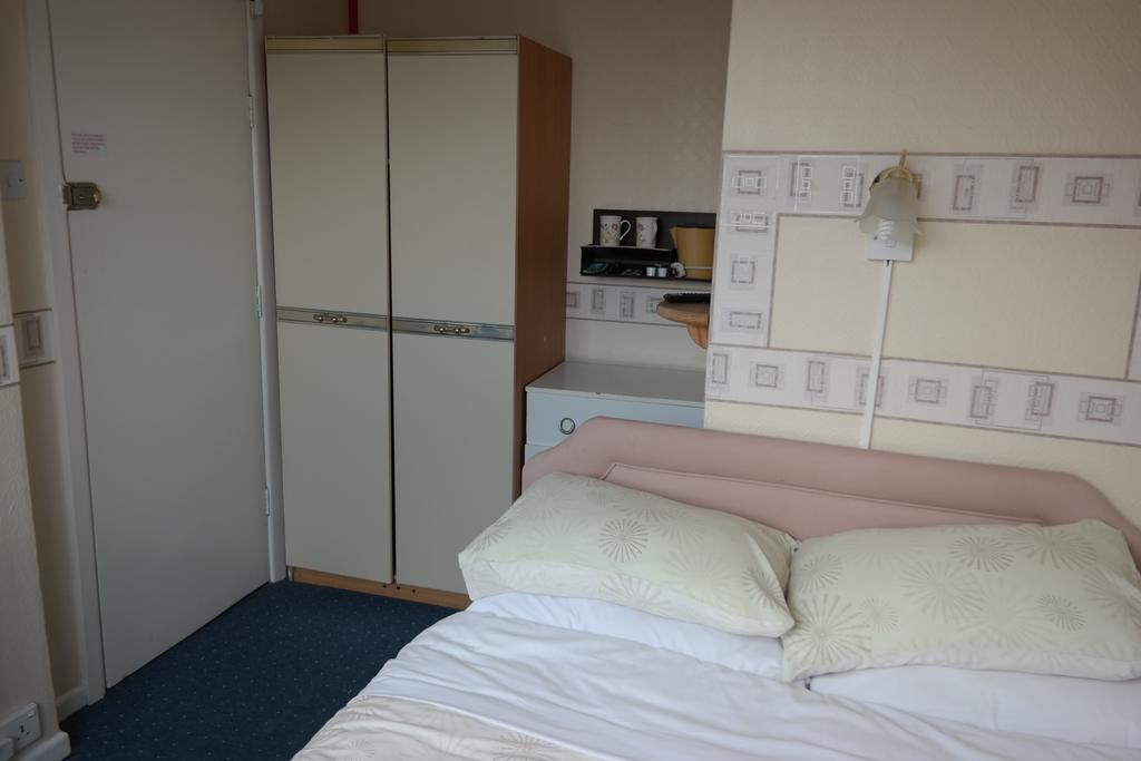 Guest house Olivers Strickley Over 35 Years Only 3*